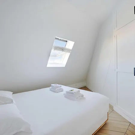Charm And Light In This Parisian Cocoon For 4 * Paris