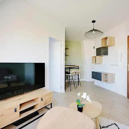 Daire Charm And Light In This Parisian Cocoon For 4