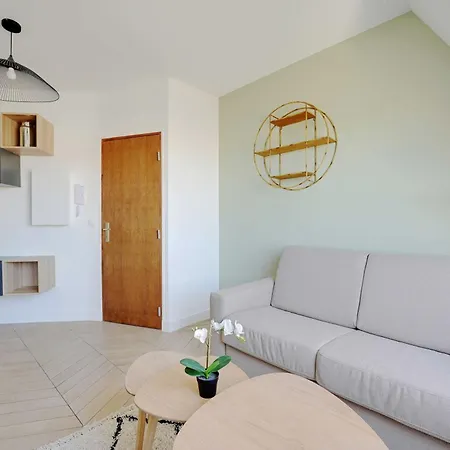 Daire Charm And Light In This Parisian Cocoon For 4